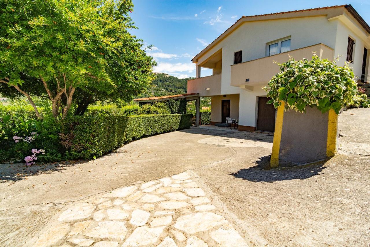 Apartment Dumicic 1 Mundanije Экстерьер фото